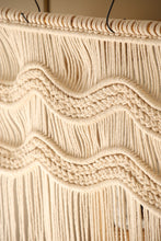 Load image into Gallery viewer, LE WAVES