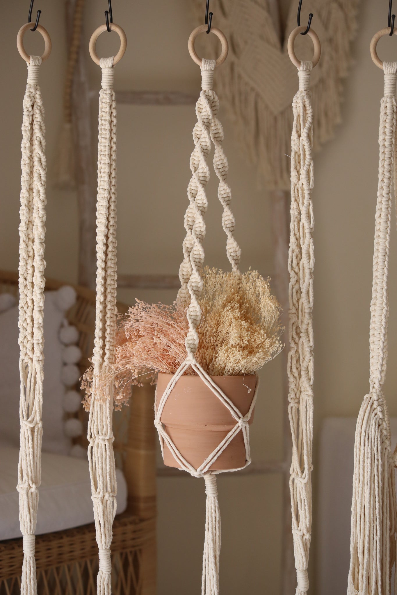 macrame plant hanger with 3 strands MACRAME PLANT HANGER 3 BRANCHES – Cactus and Macrame Traditional Handicraft